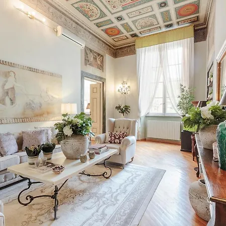 Casa San Giovanni, Romantic With View Over A Church Apartment Lucca