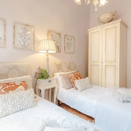 Casa San Giovanni, Romantic With View Over A Church Apartment *